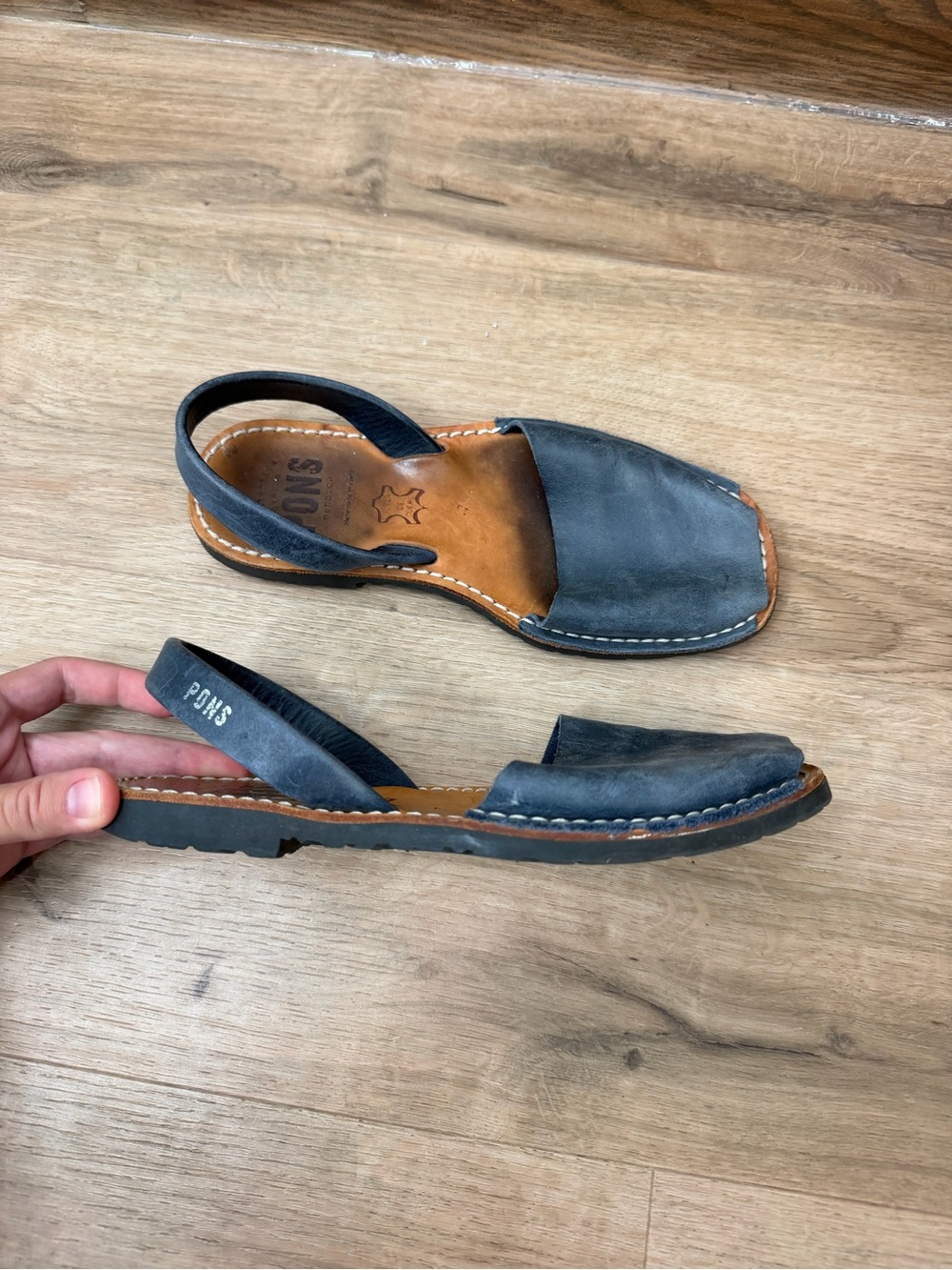 Pons Avarca sandals Leather Dark Blue Sling shot Sandals Sz 7